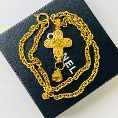 Chanel 葡萄藤十字鈴鐺長鍊1