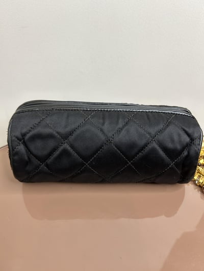 Chanel 彩寶緞面手拿包2