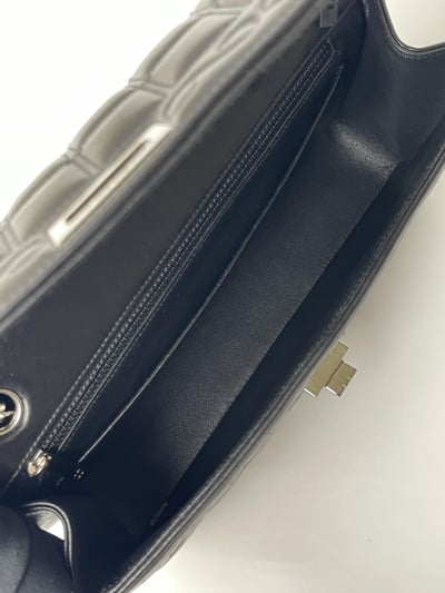 Chanel 冰格帶鑽鏈條包13