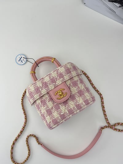 Chanel粉色粗毛呢盒子包10