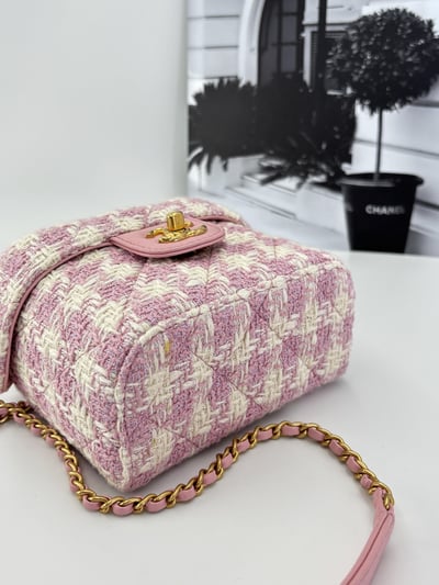 Chanel粉色粗毛呢盒子包5