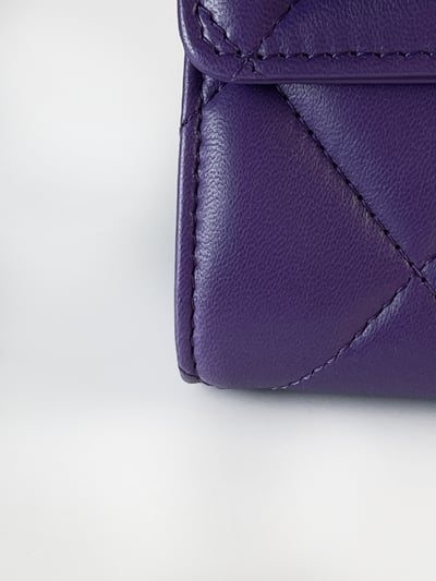 Chanel魔幻紫19短夾5