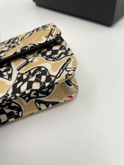 Chanel塗鴉小包12