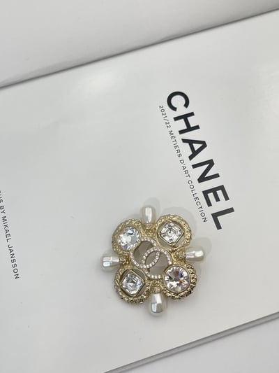 Chanel萊茵石珍珠胸針1