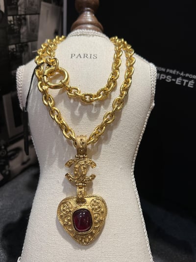 Chanel雙C紅琉璃垂墜雕花鏈1