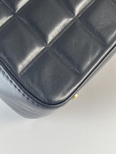 Chanel冰格腋下包7