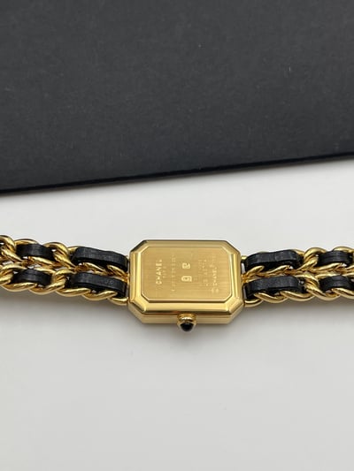 Chanel黑金首映錶M8