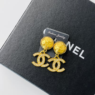 Chanel 萊茵石敲打垂墜耳夾1