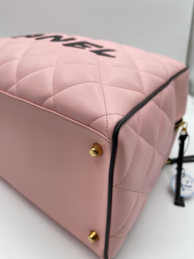 Chanel粉色保齡球包10