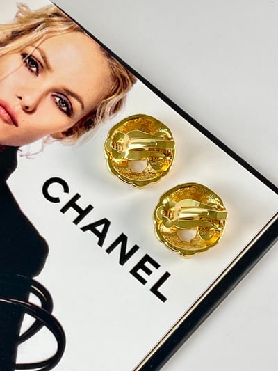 Chanel鏤空耳夾2