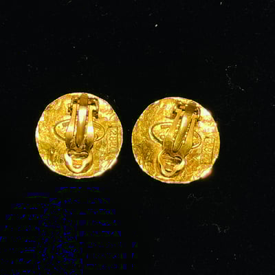 Chanel 圓雙C耳夾2