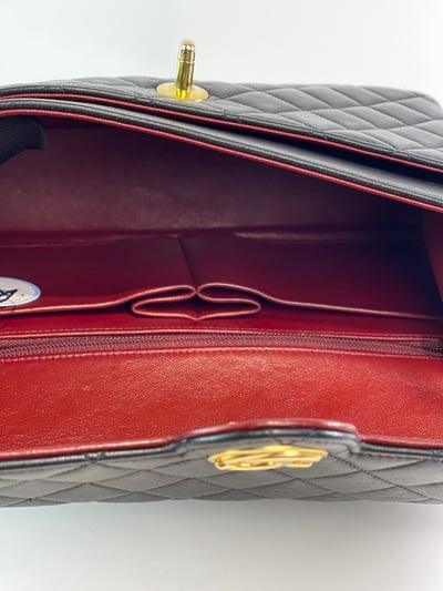 Chanel圓Logo掀蓋離條包10