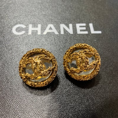 Chanel熔岩鏡面耳夾1