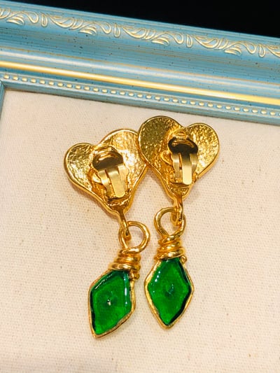 Chanel 愛心琉璃耳夾2