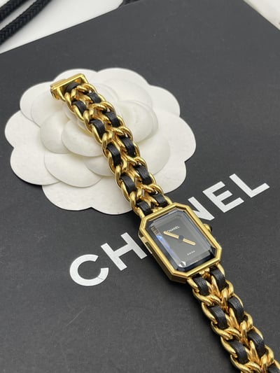 Chanel黑金首映錶M4