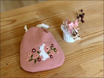 刺繡與生活布作課：花草小兔刺繡束口袋3