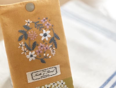 刺繡與生活布作課：刺繡手機套3