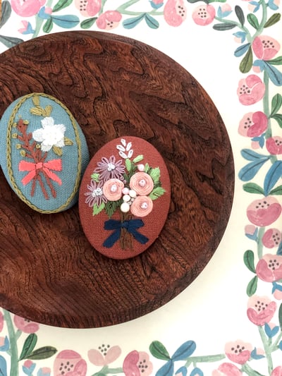 刺繡與生活布作課：花朵刺繡胸針5