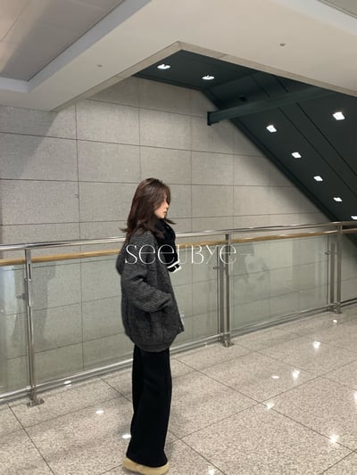 老錢v領深灰毛衣外套 很重工一件5