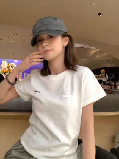 一件萬年小香白tee1