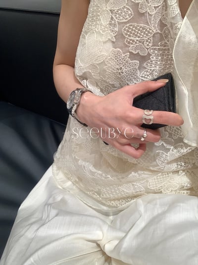 一件溫柔蕾絲小衫（買就送絲巾飄帶）不透的7