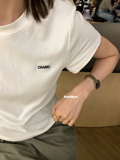 一件萬年小香白tee4