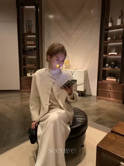 70%羊毛雙面手工盤口大衣1