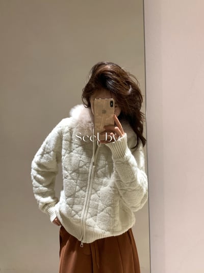 DI*r毛毛連帽毛衣外套1