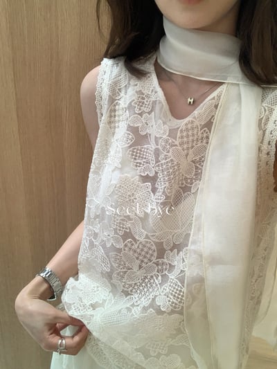 一件溫柔蕾絲小衫（買就送絲巾飄帶）不透的4