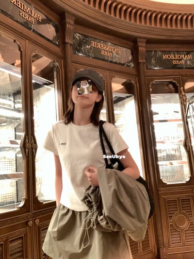 一件萬年小香白tee5