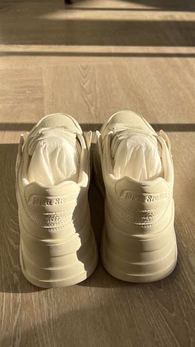 L115 輕盈厚底小白鞋4