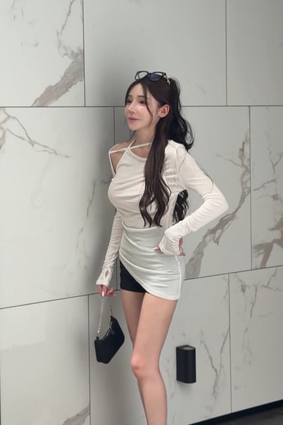 韓系不對稱抓皺上衣1
