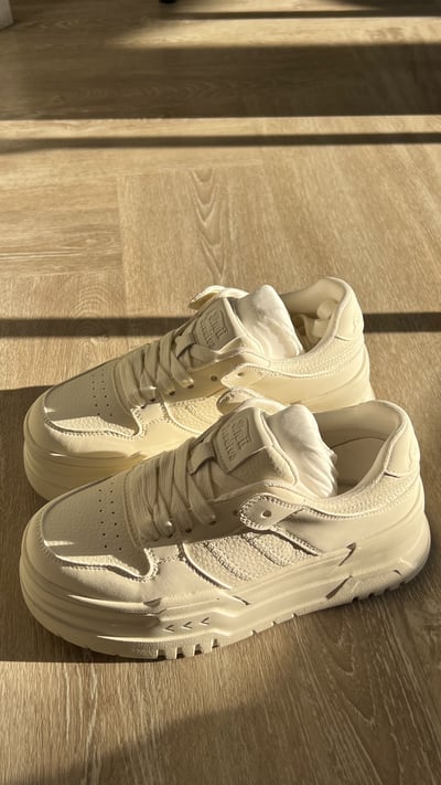 L115 輕盈厚底小白鞋3