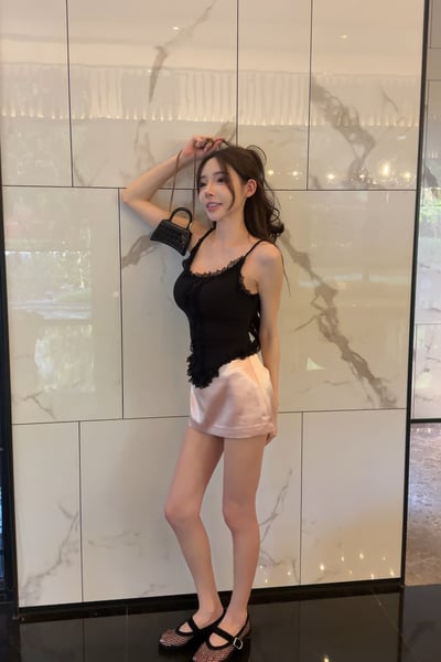 浪漫花邊背心3