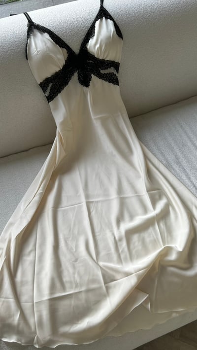 冰絲感蕾絲睡衣1