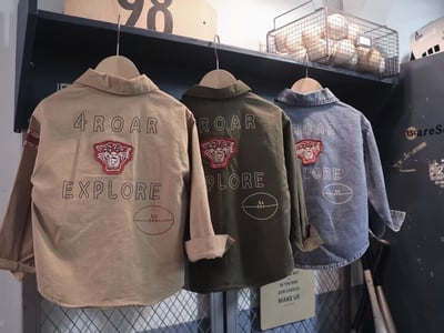 秋季日系字母繡章襯衫3