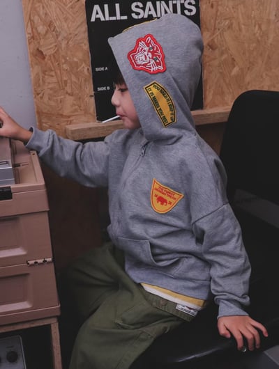 秋季日系繡章連帽外套8