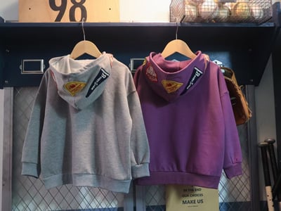 秋季日系繡章連帽外套3