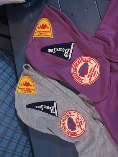 秋季日系繡章連帽外套4