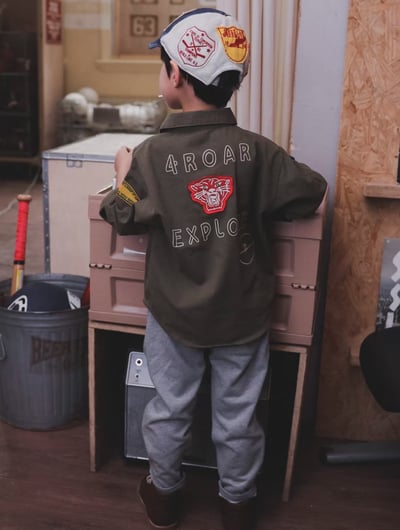 秋季日系字母繡章襯衫7