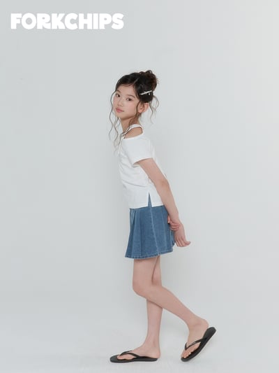 042047造型英文上衣(兩色)11