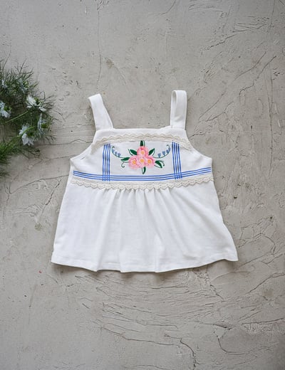 032302刺繡花上衣(白)3