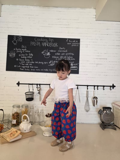 032612草莓束口褲(兩色)8