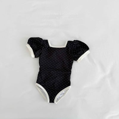 052320黑色泳裝1