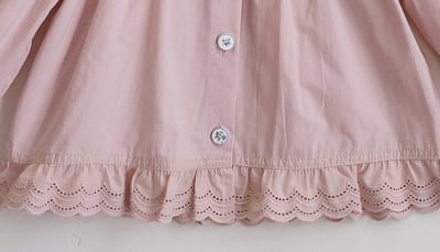 15502翻領雕花上衣(兩色)8