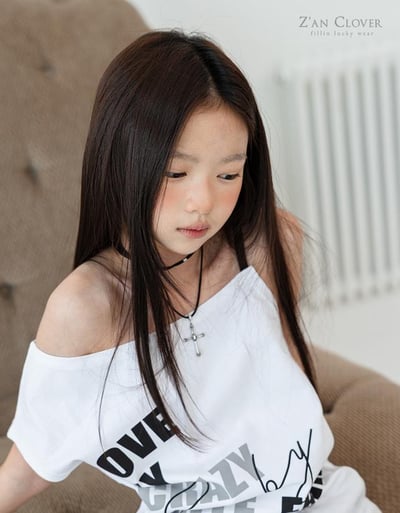 032518造型英文上衣(兩色)13