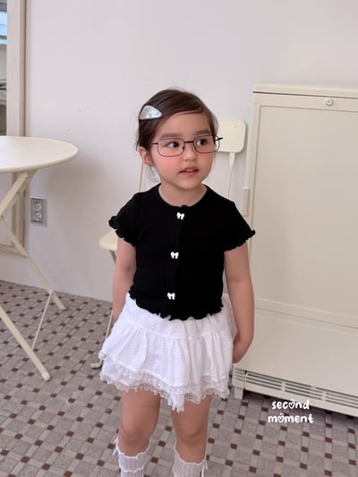050637蝴蝶結捲邊上衣(兩色)8