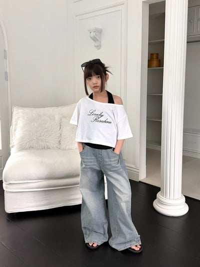 042862造型英文上衣(兩色)6