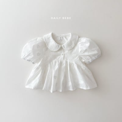 042522翻領白上衣1