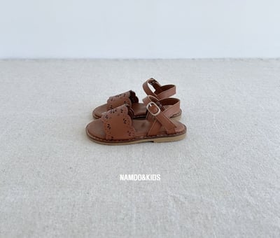 042410雕花涼鞋(兩色)7